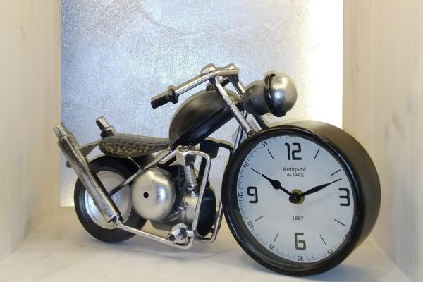horloge moto noire profil