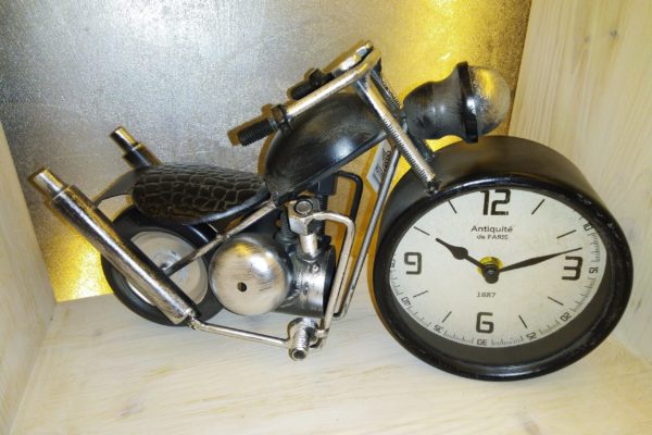 Horloge moto noire